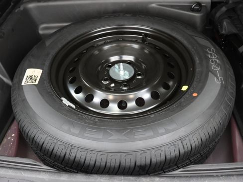 Used 2023 Jeep Grand Cherokee Altitude AWD/4WD image 29