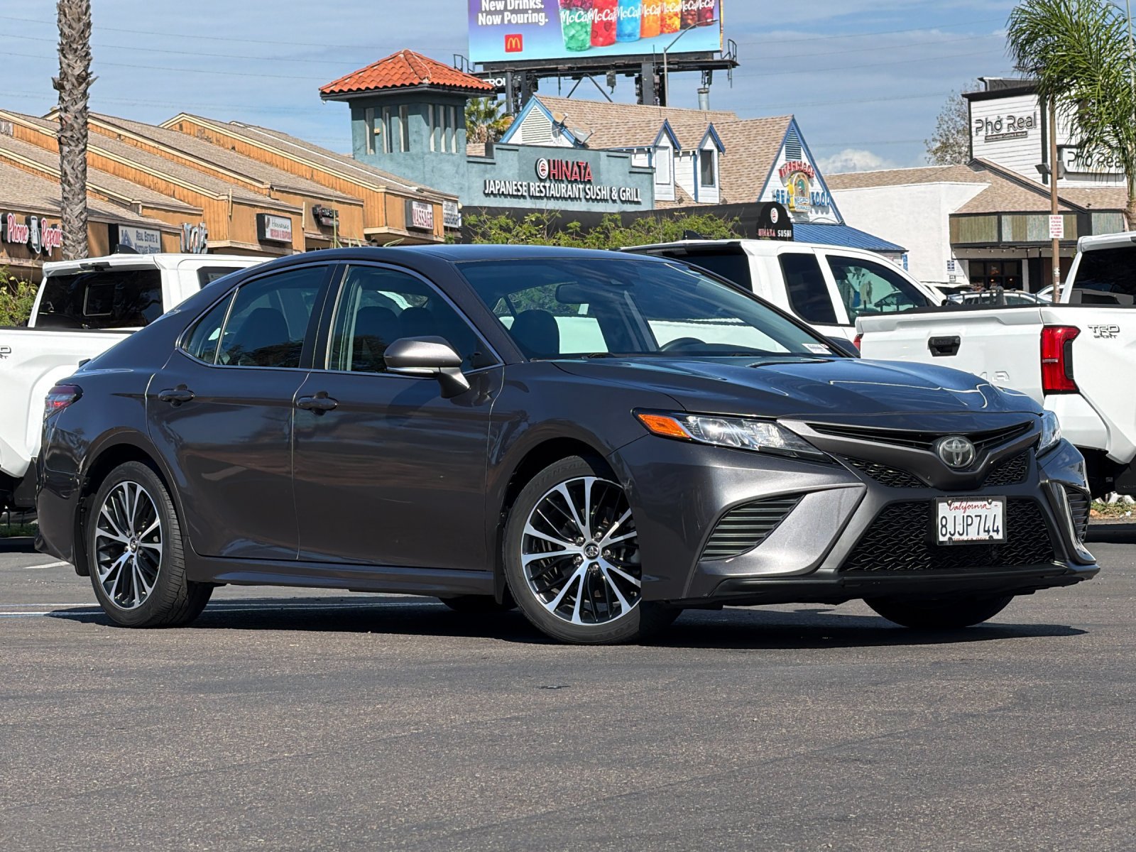 Used 2019 Toyota Camry SE w/ Convenience Package FWD image 8