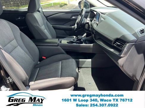 Used 2024 Nissan Rogue SV FWD image 12