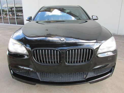 Used 2015 BMW 740i image 2