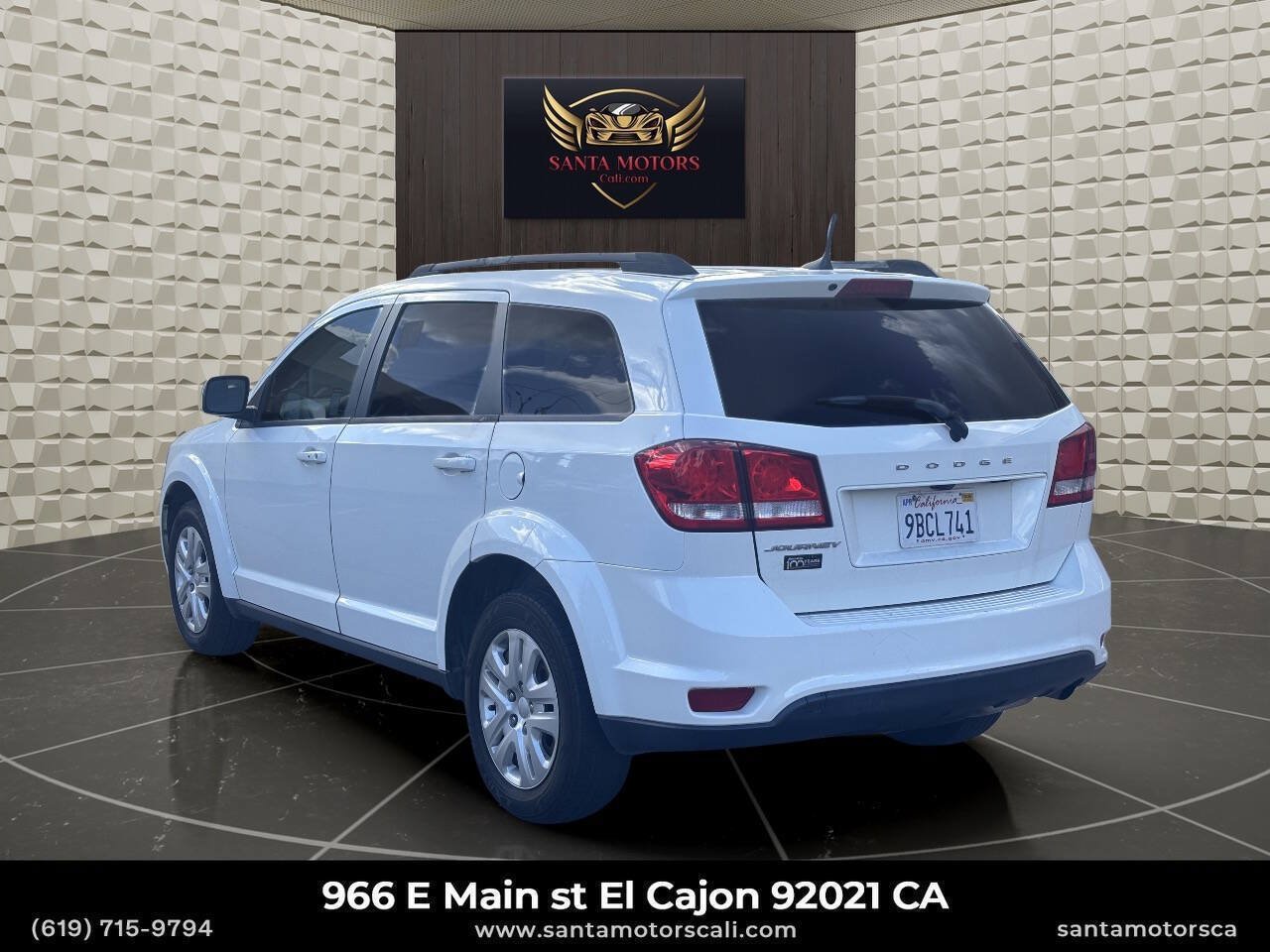 Used 2019 Dodge Journey SE w/ Connectivity Group FWD image 4