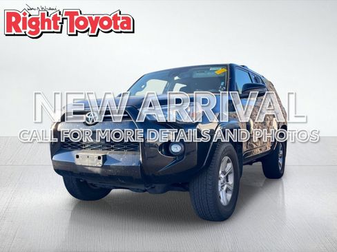 Certified 2024 Toyota 4Runner SR5 AWD/4WD image 1