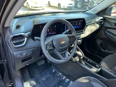 Used 2025 Chevrolet TrailBlazer LT image 28