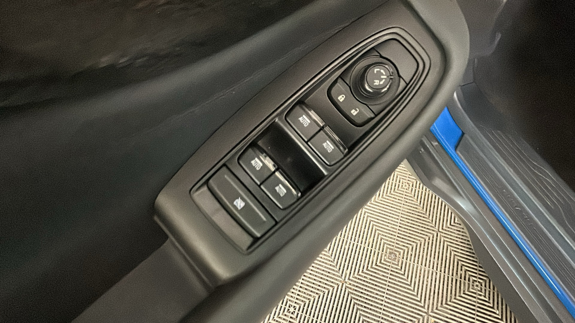 Used 2024 Subaru Outback Wilderness AWD/4WD image 13