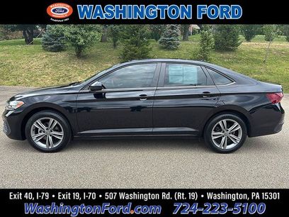 Used 2023 Volkswagen Jetta SE w/ Panoramic Sunroof Package