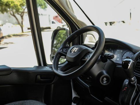 Used 2023 RAM ProMaster 2500 FWD image 12