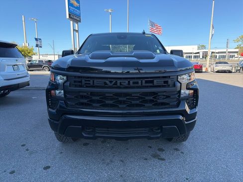 Used 2025 Chevrolet Silverado 1500 Custom Trail Boss w/ Dark Appearance Package image 2