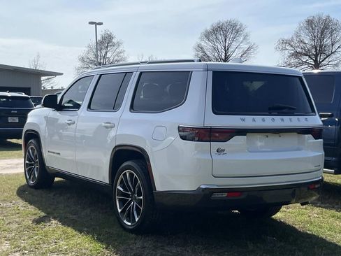 Used 2022 Jeep Wagoneer Series III w/ Premium Group I image 3