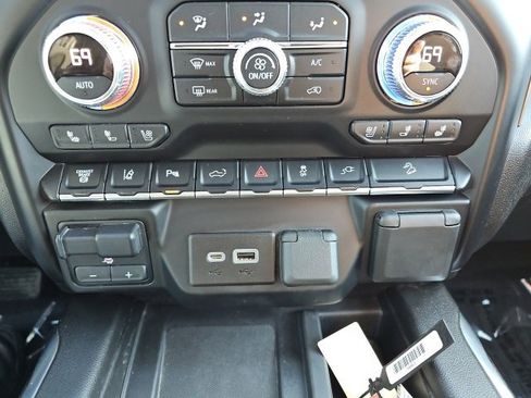 Used 2022 GMC Sierra 3500 Denali w/ Denali Ultimate Package image 20