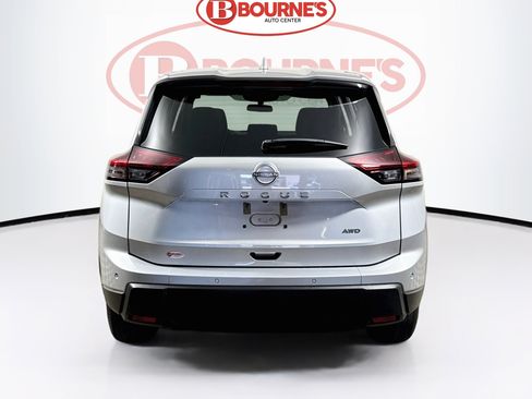 Used 2025 Nissan Rogue SV AWD/4WD image 8