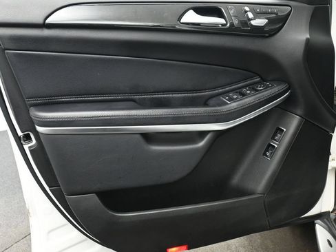 Used 2018 Mercedes-Benz GLS 550 4MATIC w/ Driver Assistance Package image 9