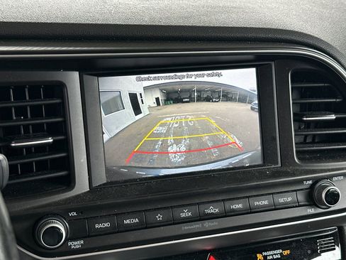 Used 2020 Hyundai Elantra Value Edition w/ Cargo Package (C1) FWD image 17