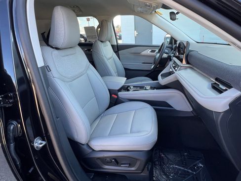 New 2026 Ford Explorer Active w/ Active Comfort Package image 22