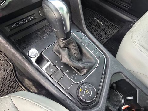 Used 2020 Volkswagen Tiguan SEL image 19