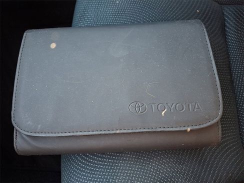 Used 2009 Toyota Yaris image 24