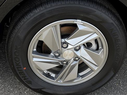 New 2026 Hyundai Elantra SE w/ Cargo Package image 5