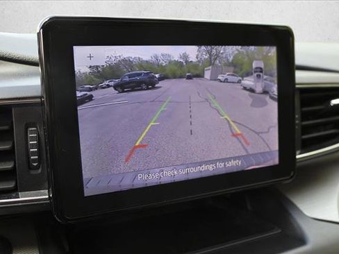 Used 2020 Ford Explorer XLT w/ Equipment Group 202A AWD/4WD image 19
