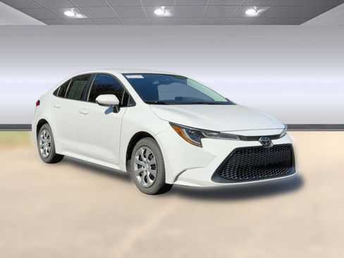 Used 2022 Toyota Corolla LE image 6