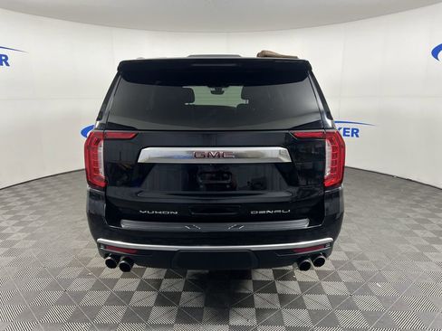 Used 2021 GMC Yukon Denali w/ Denali Premium Package image 8