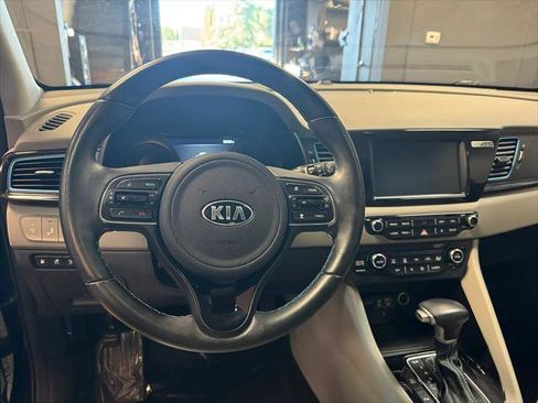 Used 2019 Kia Niro EX Premium w/ Sunroof Package FWD image 18
