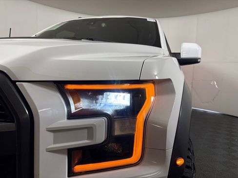 Used 2018 Ford F150 Raptor w/ Equipment Group 802A Luxury AWD/4WD image 9