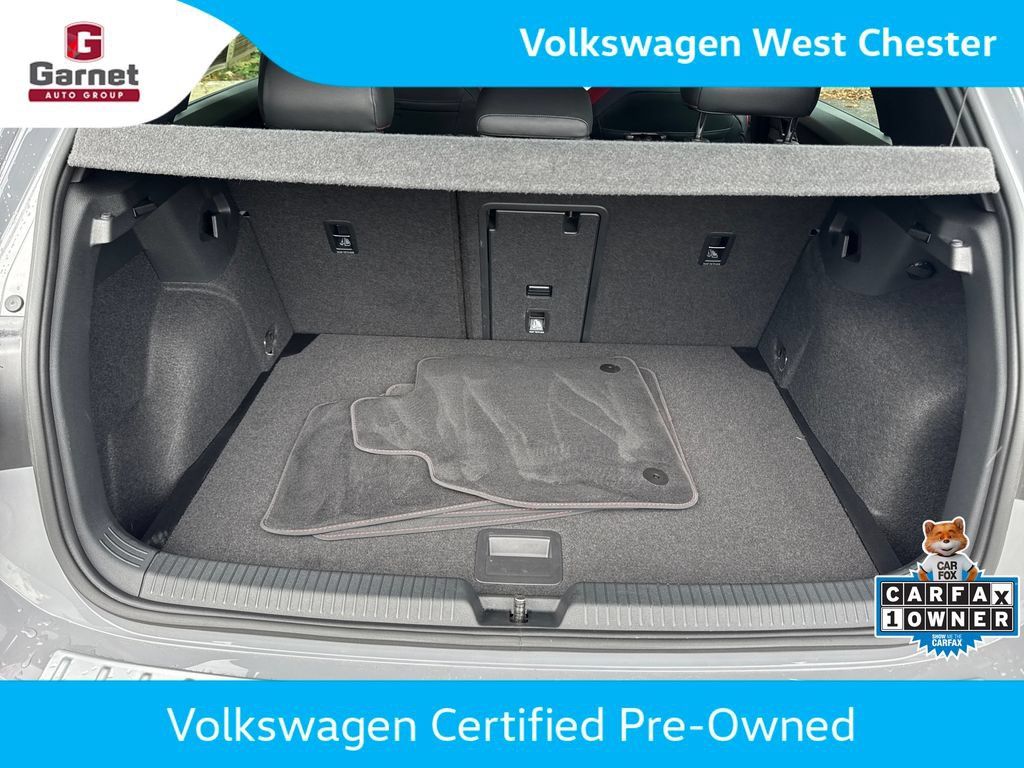Certified 2025 Volkswagen GTI Autobahn FWD image 14