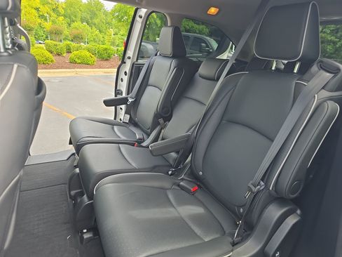Used 2025 Honda Odyssey Elite image 15