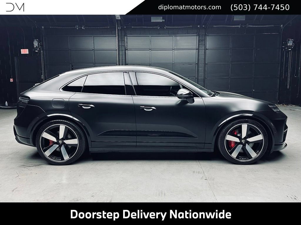 Used 2024 Porsche Macan Turbo Electric AWD/4WD image 8