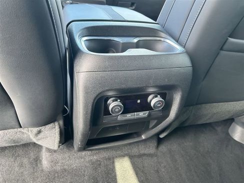 Used 2025 Buick Enclave Preferred image 50