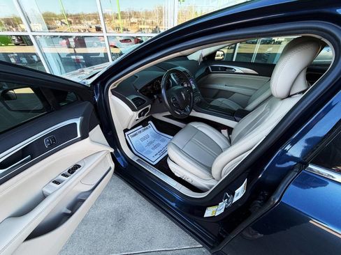 Used 2017 Lincoln MKZ Premiere image 10