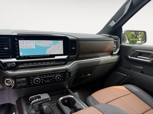 Used 2024 Chevrolet Silverado 1500 High Country AWD/4WD image 11