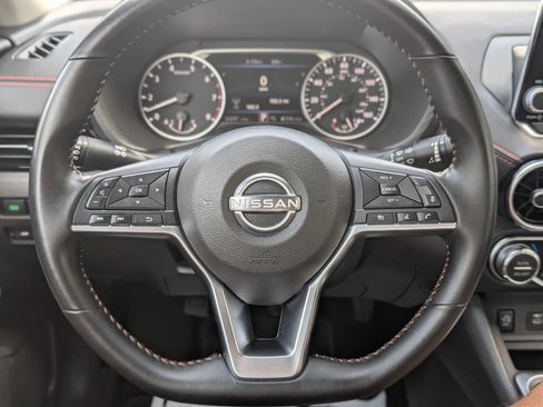 Used 2025 Nissan Sentra SR FWD image 30
