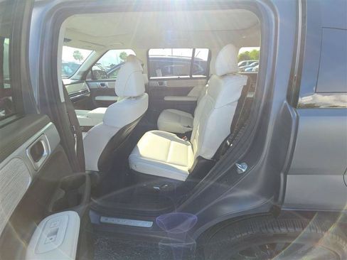 Used 2025 Hyundai Santa Fe Calligraphy FWD image 12