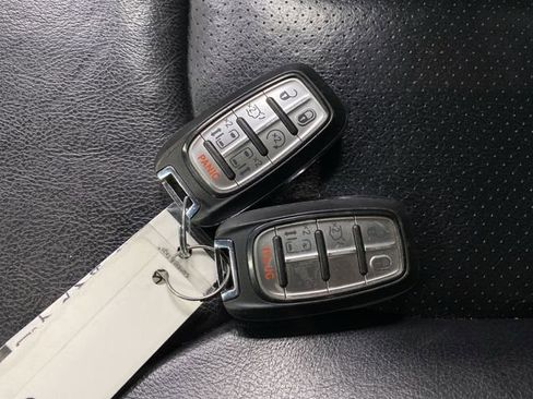 Used 2022 Chrysler Pacifica Touring-L image 26