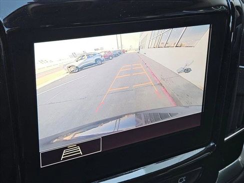 Used 2021 Chevrolet Traverse LT image 14