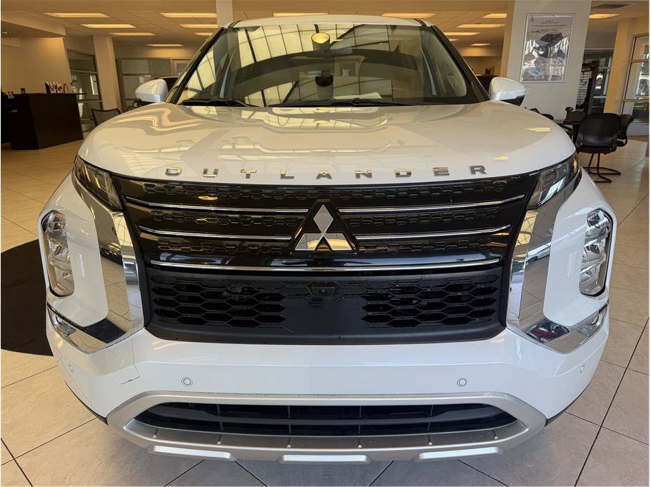 Used 2025 Mitsubishi Outlander Ralliart AWD/4WD image 2
