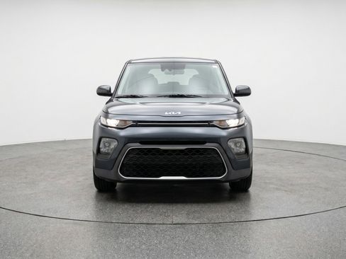 Used 2025 Kia Soul LX w/ LX Technology Package FWD image 2