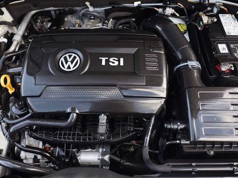 Used 2018 Volkswagen Golf 4-Door FWD image 14