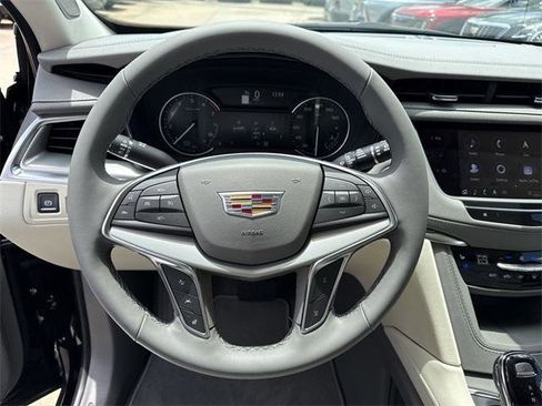 New 2025 Cadillac XT5 Premium Luxury image 12