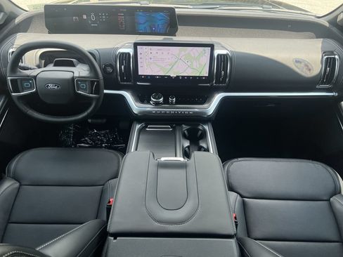 New 2027 Ford Expedition Platinum w/ Stealth Performance Package AWD/4WD image 2