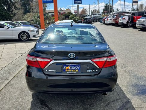 Used 2016 Toyota Camry XLE w/ Moonroof Package image 7