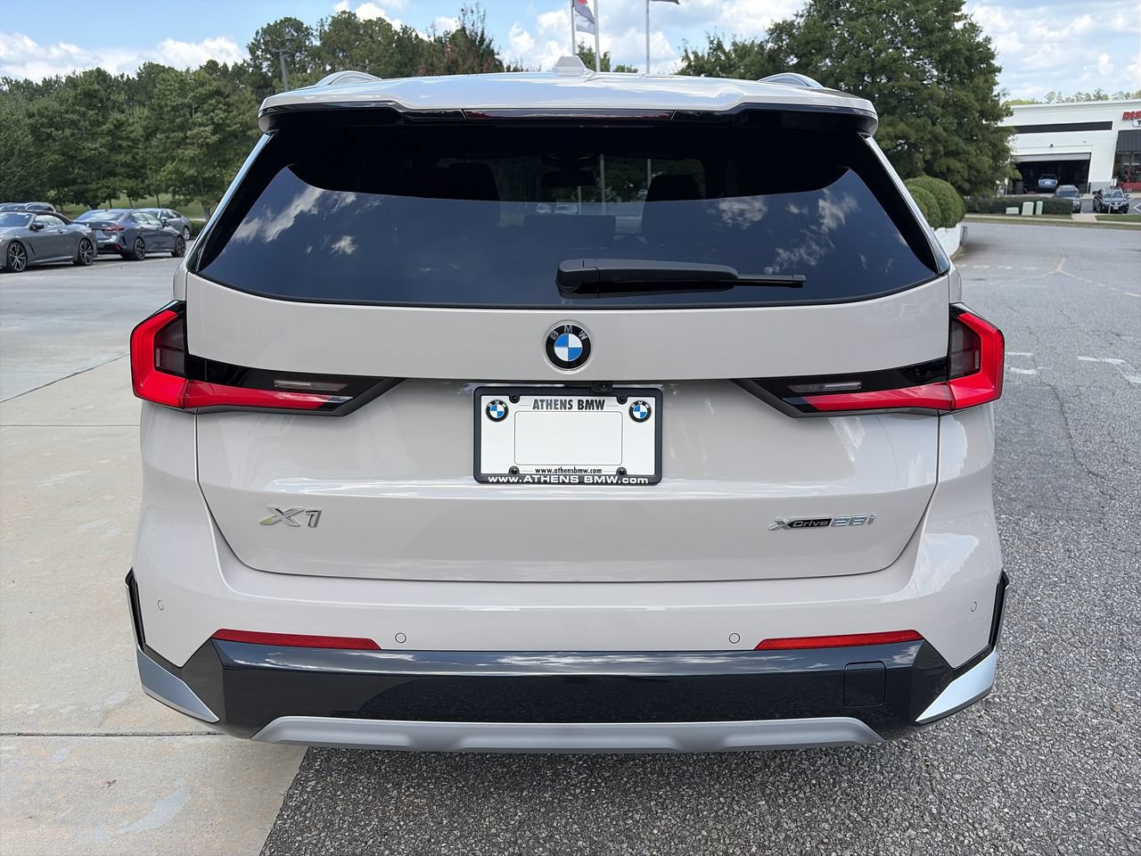 Used 2027 BMW X1 xDrive28i AWD/4WD image 12