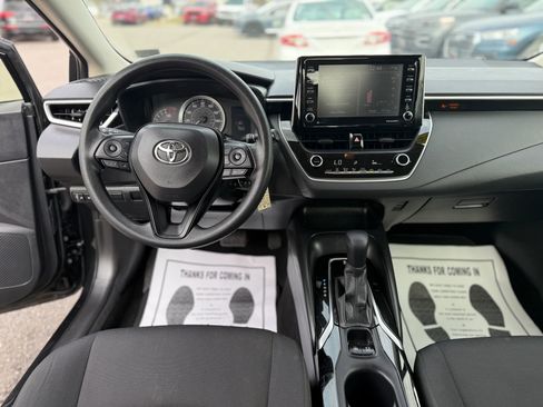 Used 2021 Toyota Corolla LE image 17