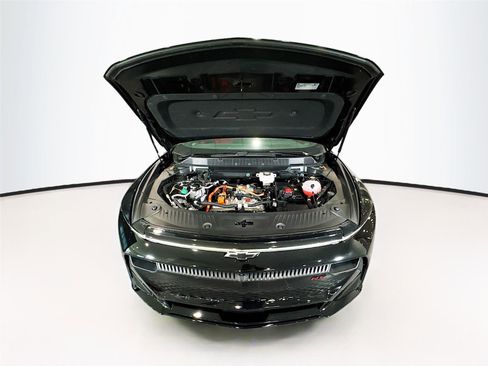 Used 2024 Chevrolet Equinox EV RS image 27