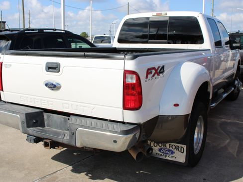 Used 2015 Ford F350 Lariat w/ Lariat Interior Package AWD/4WD image 9