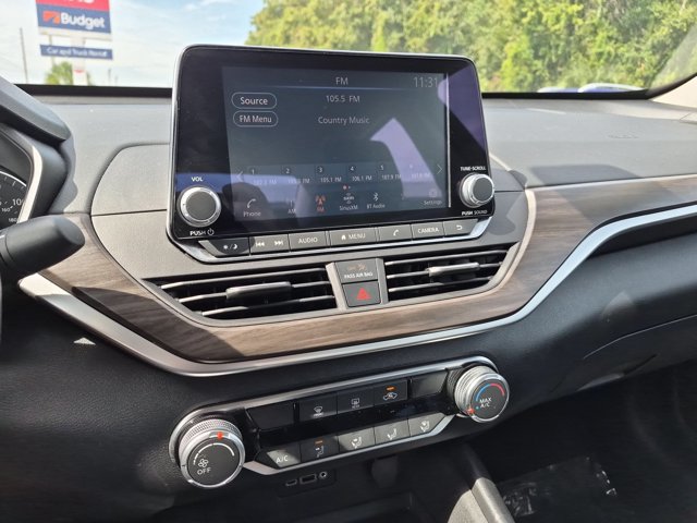 Used 2025 Nissan Altima 2.5 SV FWD image 18