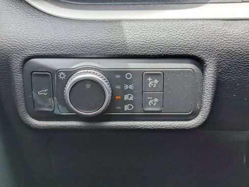 Used 2021 Ford Explorer XLT RWD image 25