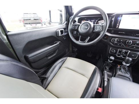 Used 2024 Jeep Wrangler Sport S image 11