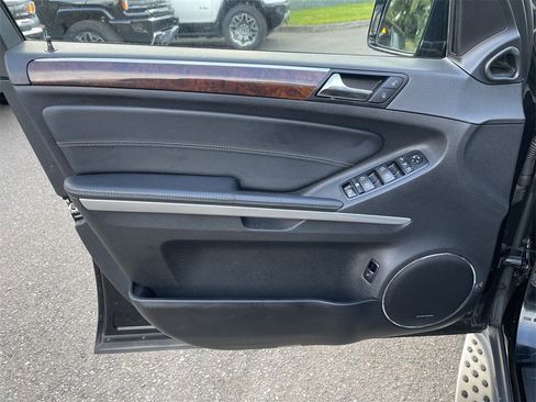 Used 2012 Mercedes-Benz GL 450 4MATIC image 23