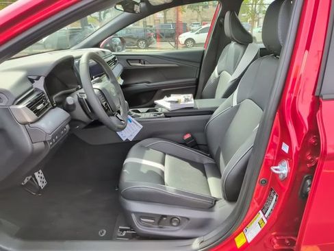 Used 2026 Toyota Camry SE AWD/4WD image 12
